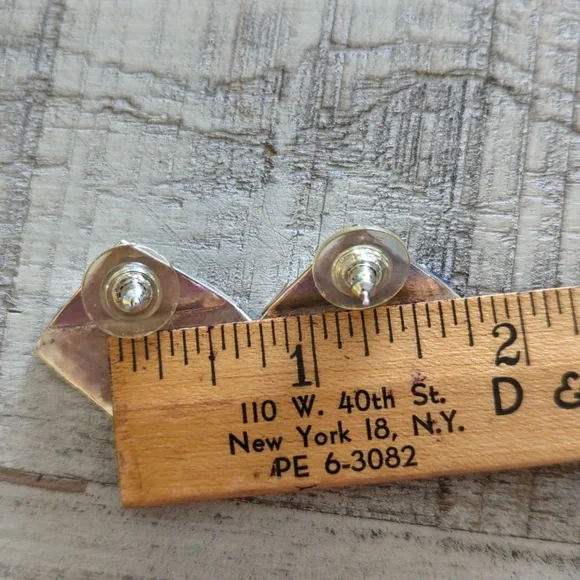 Vintage Native American Mother of Pearl and Lapis Earrings - Picture 10 of 10